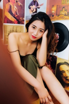 人妻互换共享4P闺蜜疯狂互换